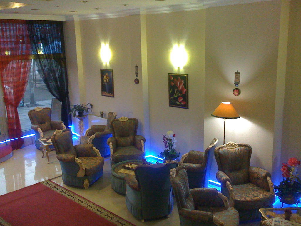 كارس Hotel Temel الغرفة الصورة