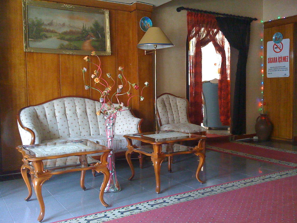 كارس Hotel Temel المظهر الخارجي الصورة